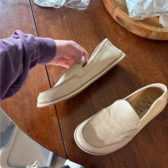 Elegant Cream Loafers for Women - Picture 5 of 10